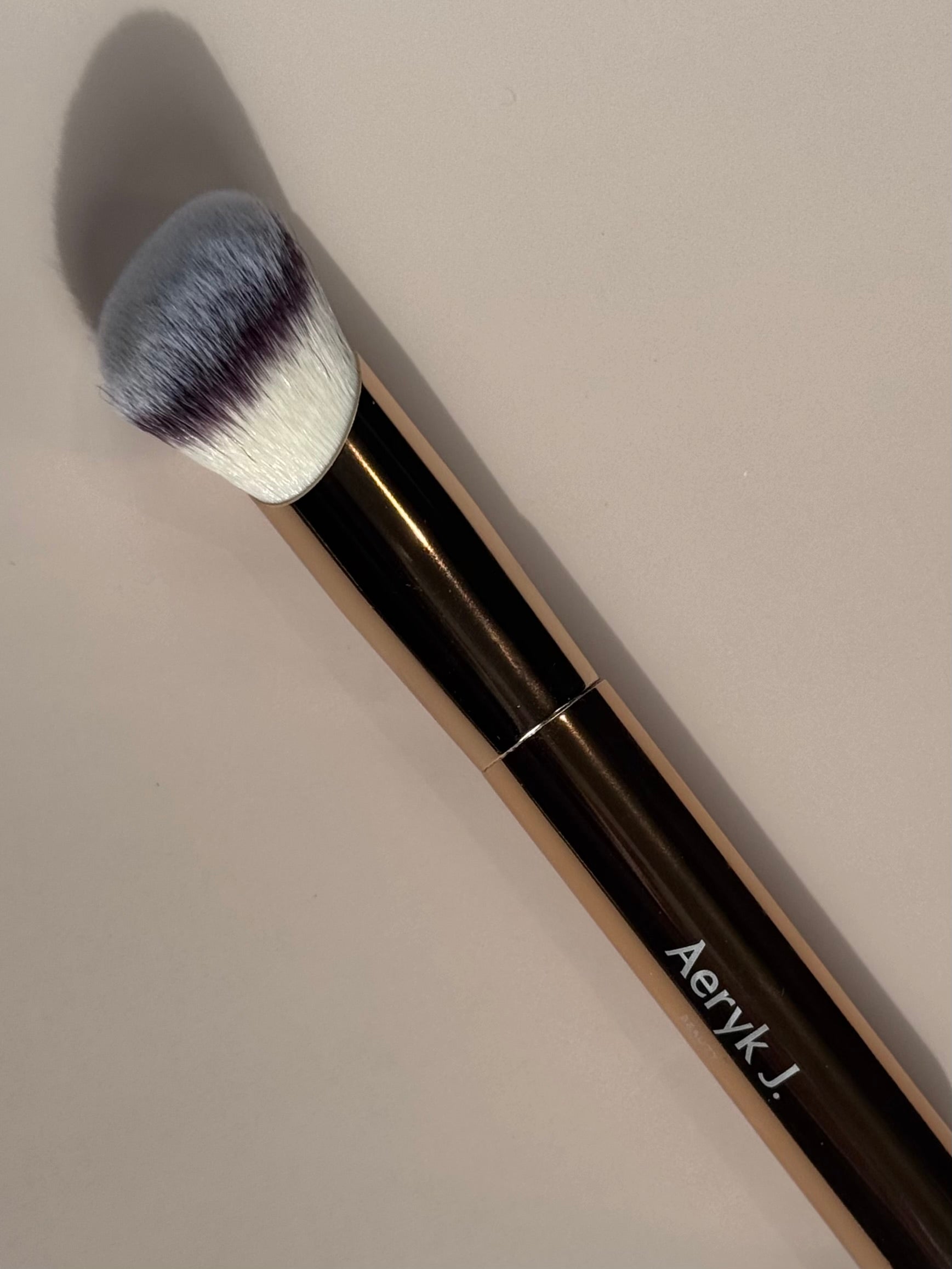 Sculpt &amp; Blend Complexion Brush