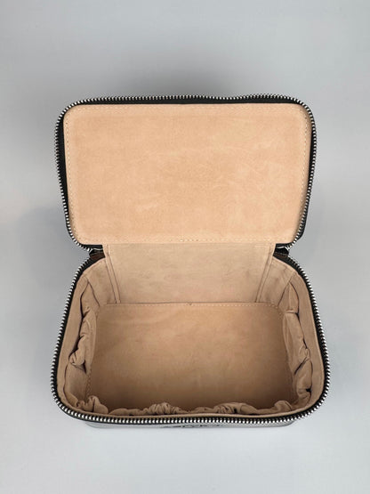 The Vanity Case